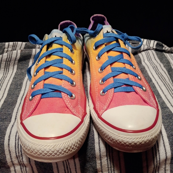 Tie dye Converse shoes mens size 8 womens size 10, 1 FREE pair of Dead socks - Picture 4 of 13